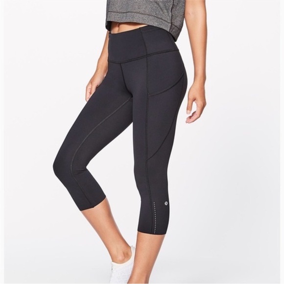 Lululemon Fast & Free 19” crop leggings. Black. Size 10....